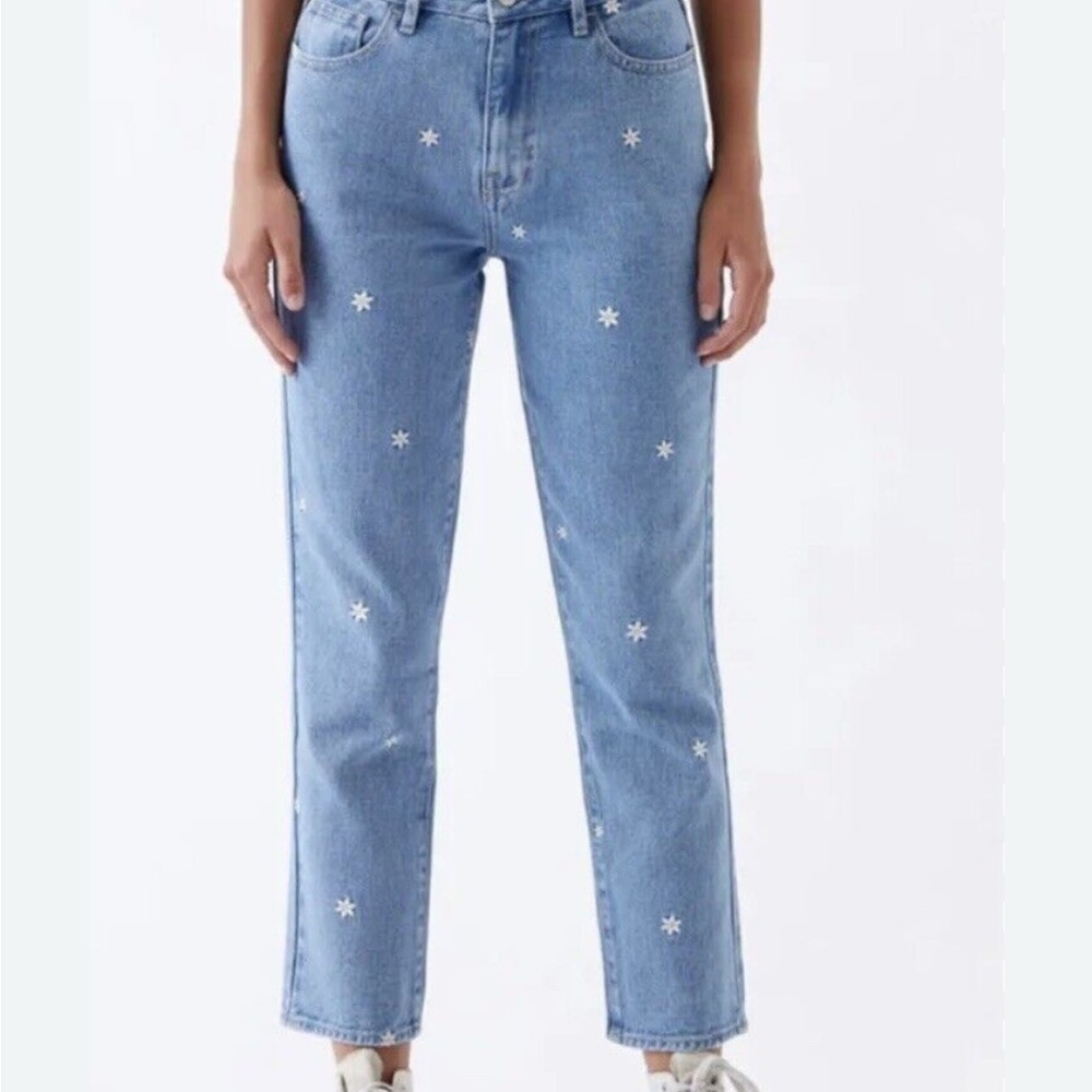 Women's Blue Jeans with Floral Embroidery
PacSun